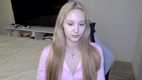 LaylaPretty001 online show from April 4, 8:02 am