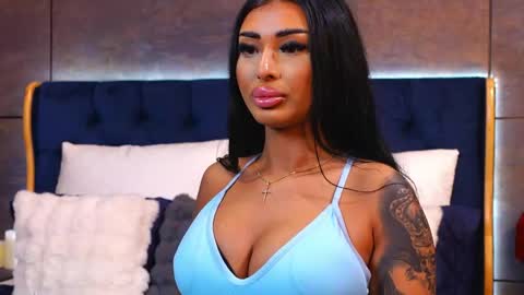 Layla online show from June 7, 5:58 am