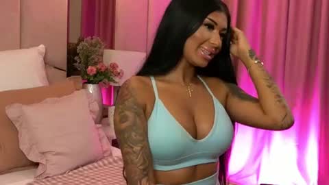 Layla online show from June 20, 7:01 am
