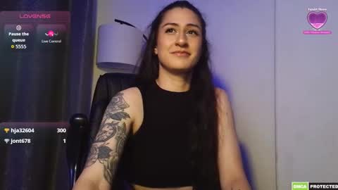 Snapshot of laylolasquirt chatting on October 11, 4:39 am laylolasquirt online show from October 11, 4:39 am