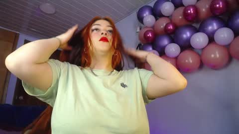 Snapshot of layna_cold chatting on February 5, 1:00 pm Vannessa online show from February 5, 1:00 pm