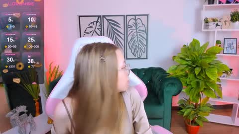 layriantavee online show from January 19, 7:04 am