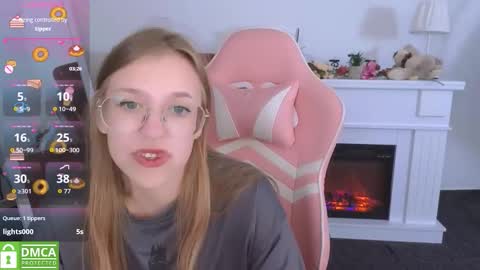 layriantavee online show from September 25, 6:23 am