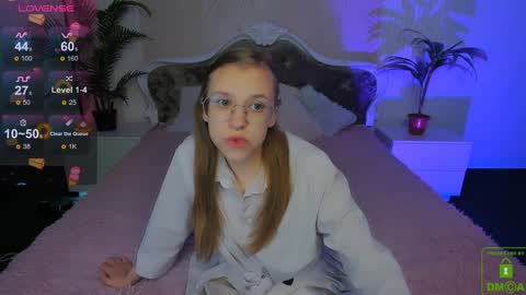 layriantavee online show from December 28, 6:39 am