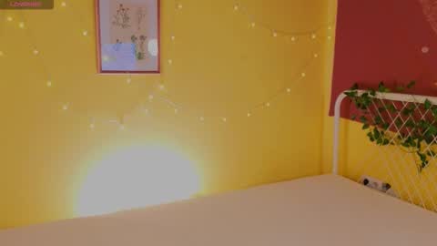 Lea online show from September 12, 4:36 pm