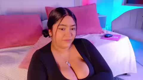 Snapshot of leah_bensoon chatting on September 10, 3:01 pm Leah online show from September 10, 3:01 pm