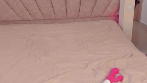 leahaltomm online show from October 18, 9:16 pm