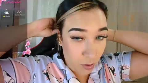 leah online show from June 20, 12:03 am