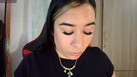 leah online show from June 21, 7:23 am