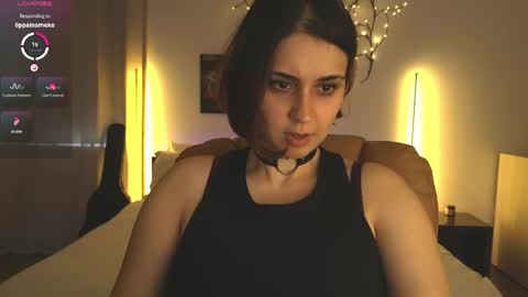 leahwoods online show from May 31, 5:35 am