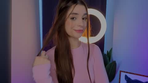 Sophie online show from April 7, 4:47 am