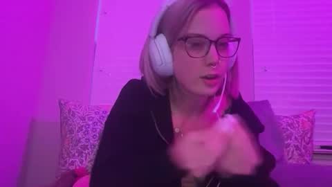 leanneluxecouple online show from April 14, 12:54 am