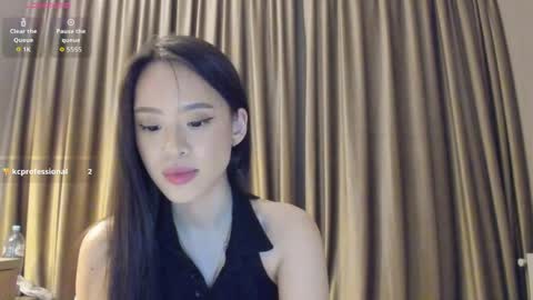 lee_chang online show from April 12, 5:38 pm