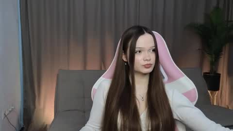 leemikah online show from April 27, 2:03 pm