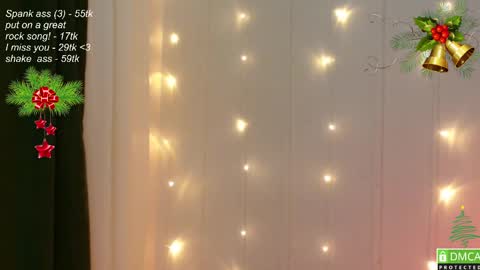 Snapshot of leia_bell chatting on December 15, 4:48 pm hey Im Leia and I love rock online show from December 15, 4:48 pm