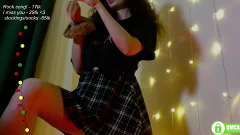 Snapshot of leia_bell chatting on September 19, 7:24 pm hey Im Leia and I love rock online show from September 19, 7:24 pm