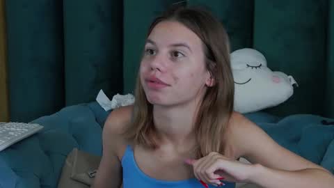 leiahux online show from July 27, 5:15 am