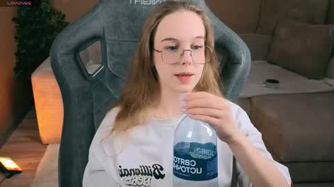 Leia online show from May 10, 2:41 pm