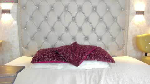 LEIGH ANGELS online show from March 5, 10:01 pm