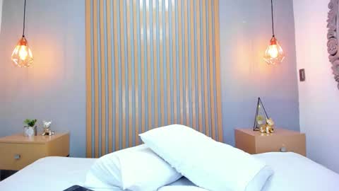 Leila online show from November 12, 4:16 pm