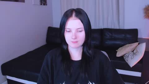 Leila online show from November 28, 2:53 pm