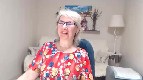 Leila Kinky online show from April 3, 5:27 am