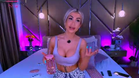 Lelie online show from June 12, 3:03 am