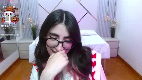 Snapshot of lena_roses chatting on October 23, 8:26 pm Lena online show from October 23, 8:26 pm