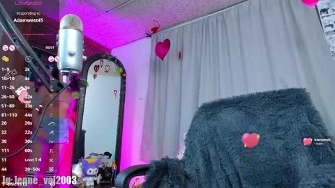 Snapshot of lenneval chatting on February 24, 3:10 am Val online show from February 24, 3:10 am