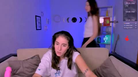 Leona online show from November 27, 1:41 am