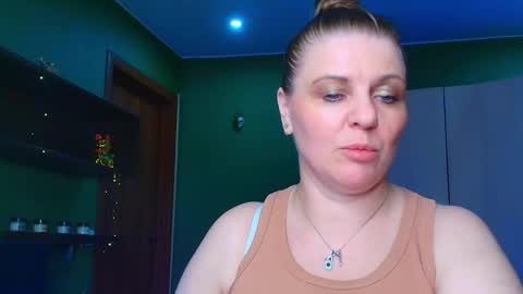 Leona tracie online show from May 23, 5:22 pm