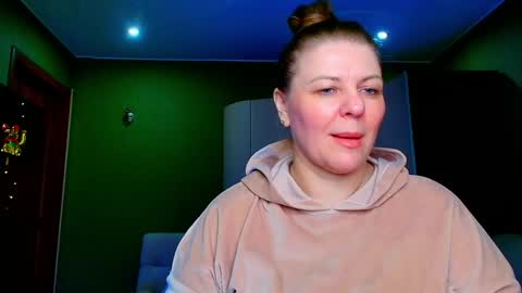 Leona tracie online show from May 15, 5:00 am