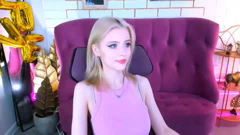 leonastone online show from November 29, 6:23 pm