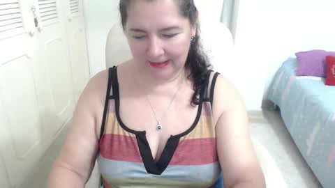 leonela   online show from April 21, 2:51 am