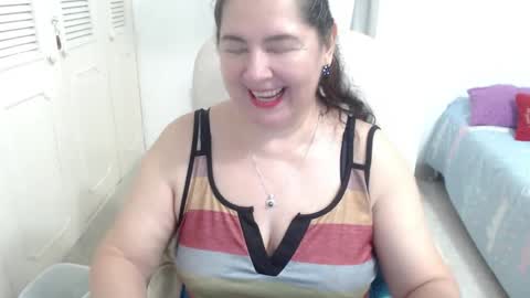 leonela   online show from April 21, 1:42 am