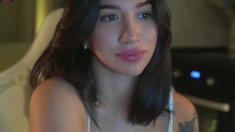 Leora online show from September 26, 5:21 pm