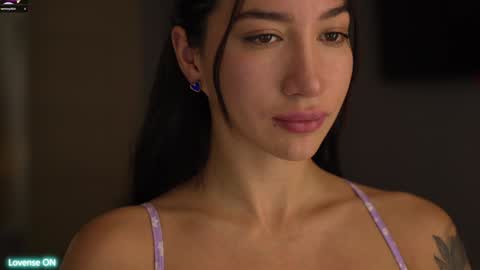 Leora online show from December 15, 4:15 pm