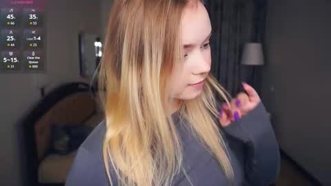 Snapshot of leotafredericks chatting on October 9, 5:44 am Hello everyone Im Lora Its my first day Were going to have fun together online show from October 9, 5:44 am
