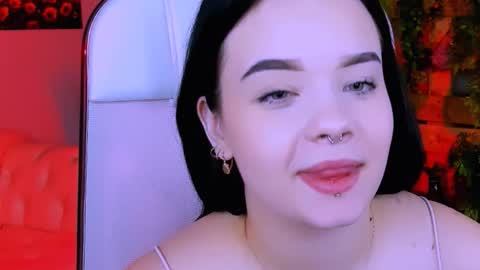 LeslieRowe online show from November 28, 5:05 pm