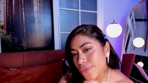 Snapshot of leslybailey chatting on September 9, 1:33 pm Lesly Bailey online show from September 9, 1:33 pm