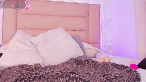 Leti White online show from February 19, 11:25 pm