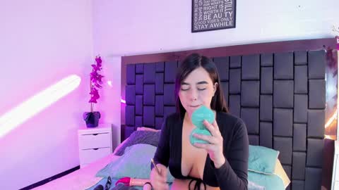 Snapshot of lexi_howard_ chatting on January 14, 3:22 am Lexi Howard  online show from January 14, 3:22 am