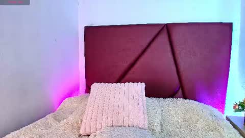 Lexi Howard  online show from July 7, 7:23 am