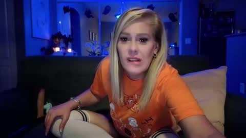 Snapshot of lexi_shocker chatting on September 24, 3:16 am Lexi online show from September 24, 3:16 am