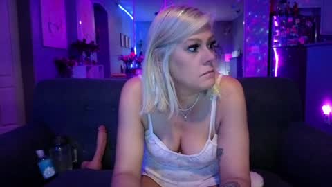 Lexi online show from May 11, 4:25 am
