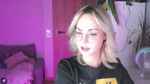 Lexie online show from February 3, 3:50 pm