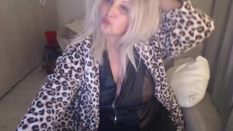 Hannah online show from April 24, 12:57 am