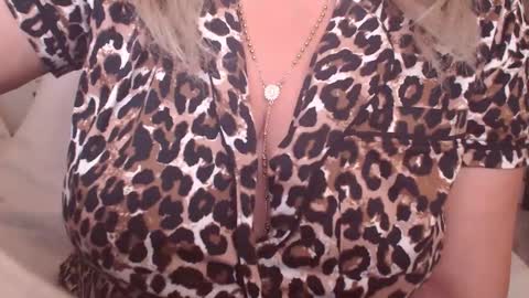 Hannah online show from October 1, 8:58 pm