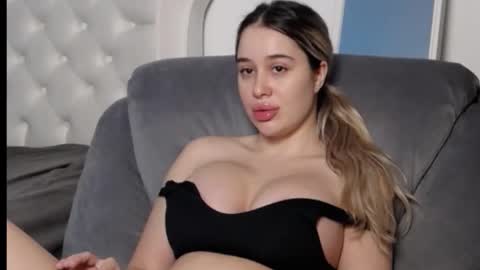 Lexxyselena online show from October 23, 12:05 am