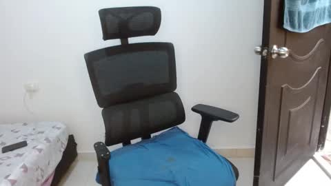 leydy_day online show from March 9, 10:35 pm